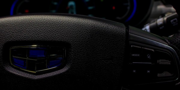 吉利汽車：擬與雷諾成立合營企業公司